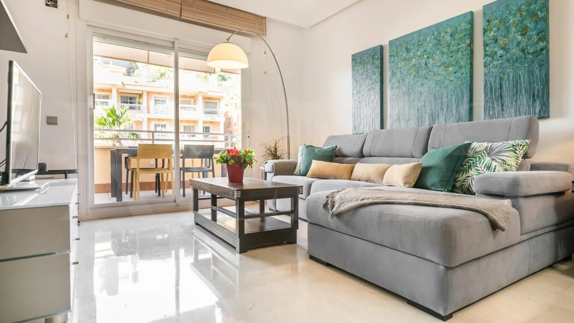 Seaside Stay With Large Terrace, Pool & Parking Rems Benalmadena Spain