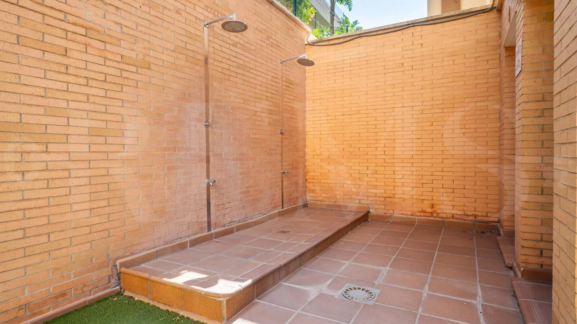 Apartment Seaside Stay With Large Terrace, Pool & Parking Rems Benalmadena