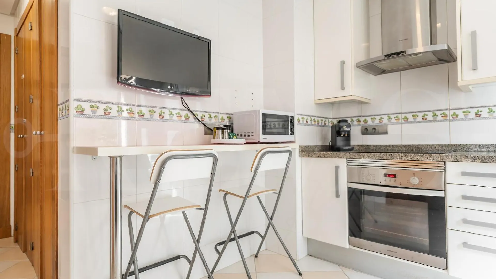 Seaside Stay With Large Terrace, Pool & Parking Rems Benalmadena