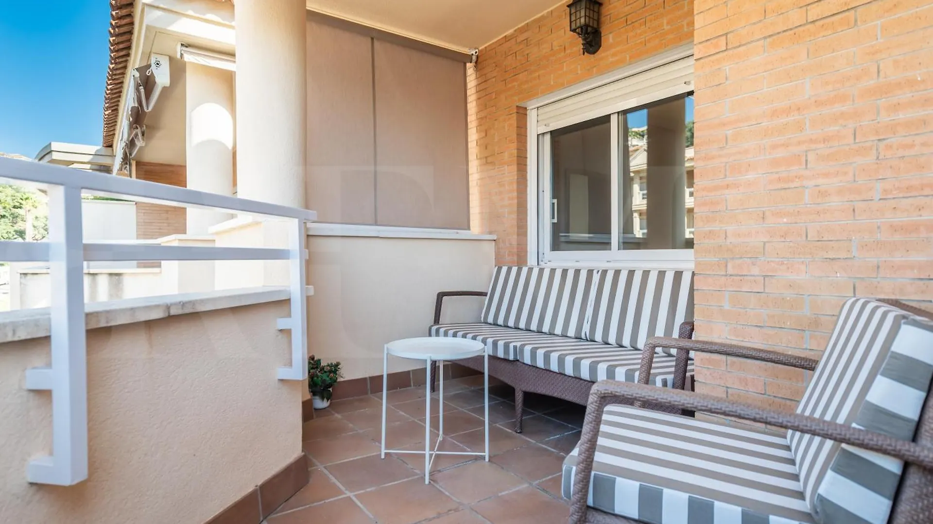 Seaside Stay With Large Terrace, Pool & Parking Rems Benalmadena