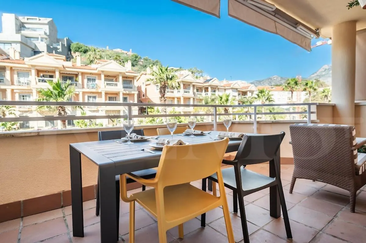 Apartment Seaside Stay With Large Terrace, Pool & Parking Rems Benalmadena