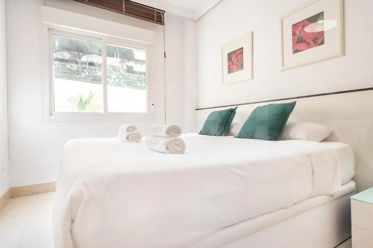 Seaside Stay With Large Terrace, Pool & Parking Rems Benalmadena Apartment